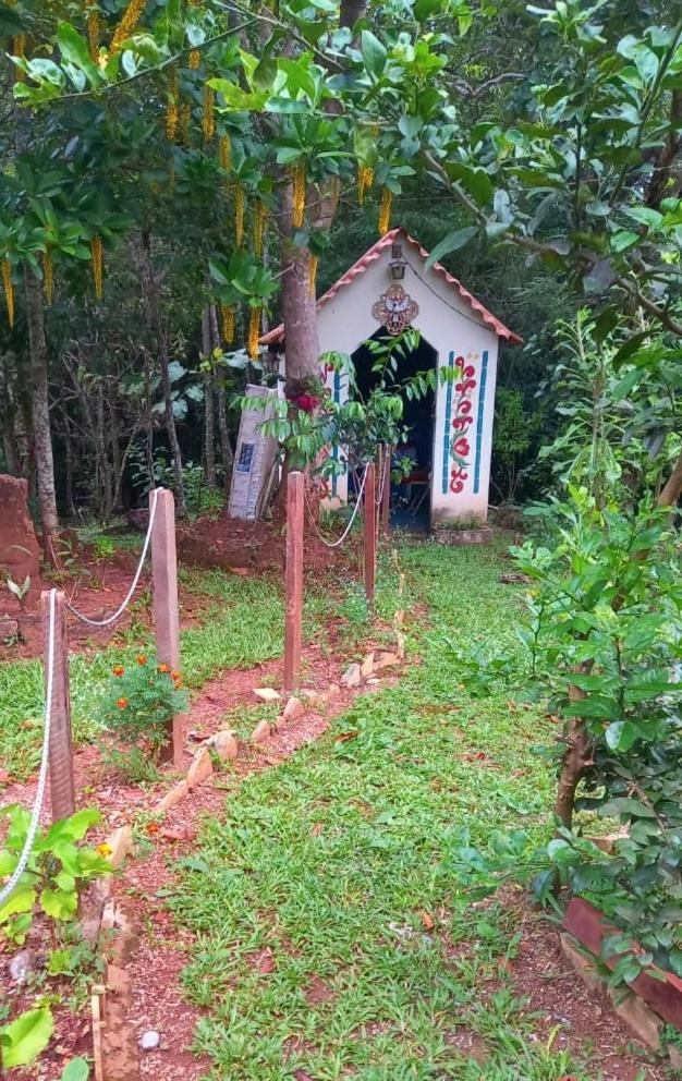 2 Suites Piscina, Area De Lazer, Currasqueira - 1 Km Do Centro Pirenopolis Ngoại thất bức ảnh