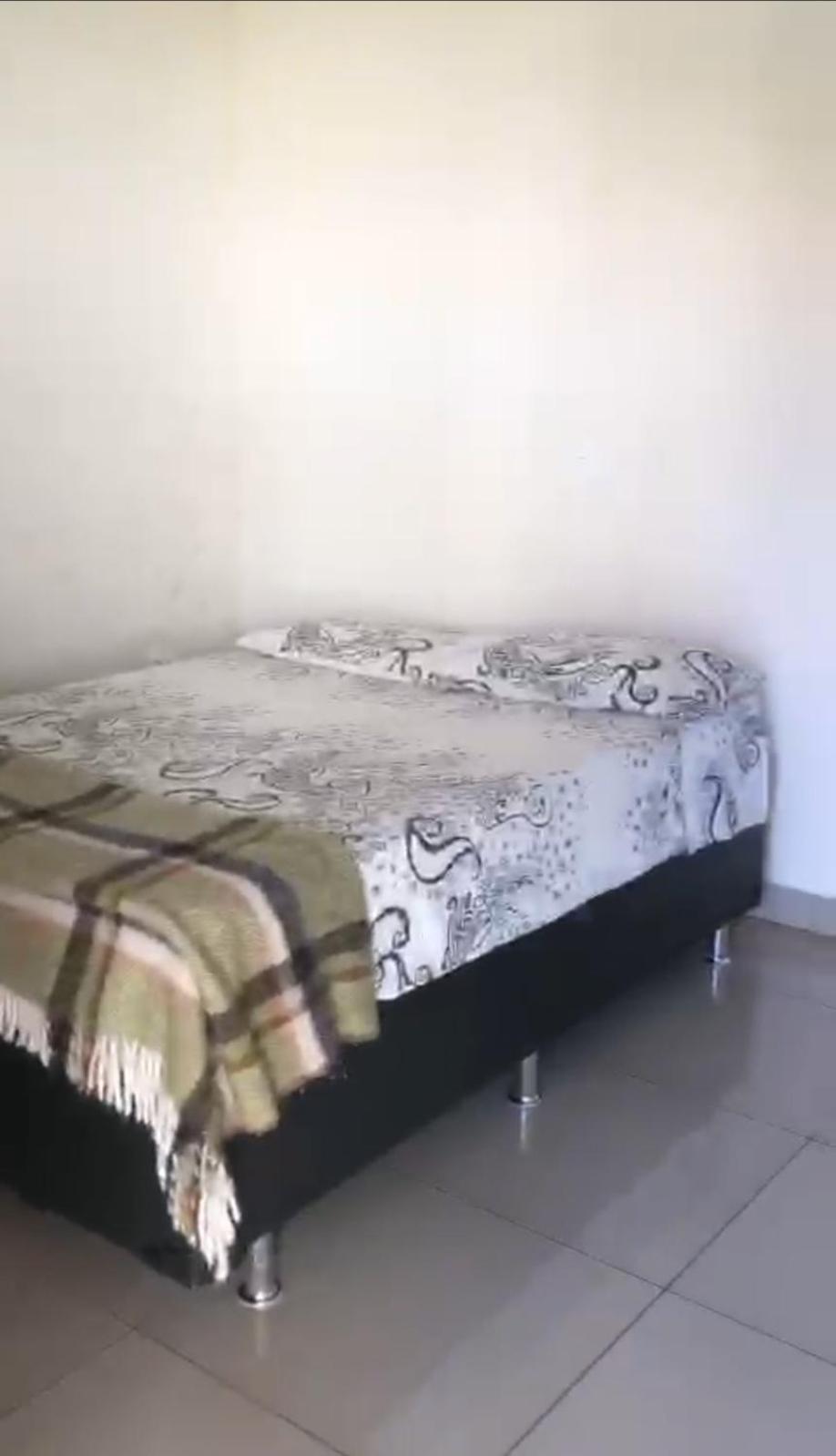2 Suites Piscina, Area De Lazer, Currasqueira - 1 Km Do Centro Pirenopolis Ngoại thất bức ảnh